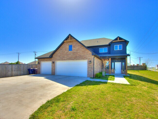 Building Photo - 16421 Water Stone Wy