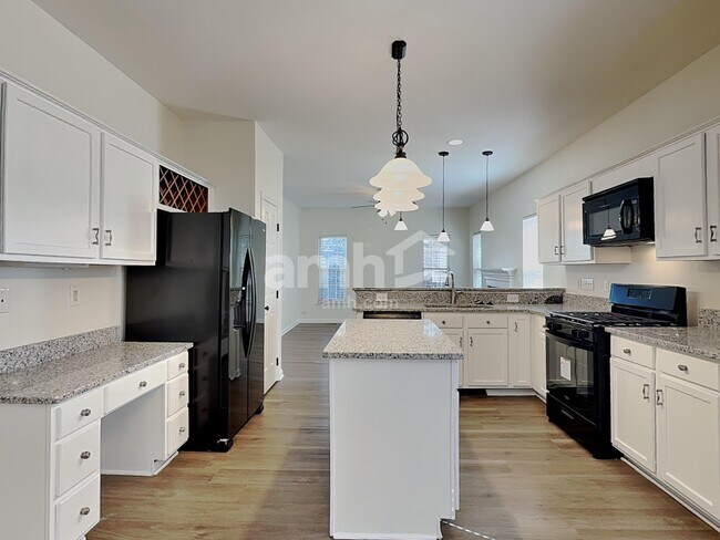 Foto del edificio - 2023 Jerimouth Dr