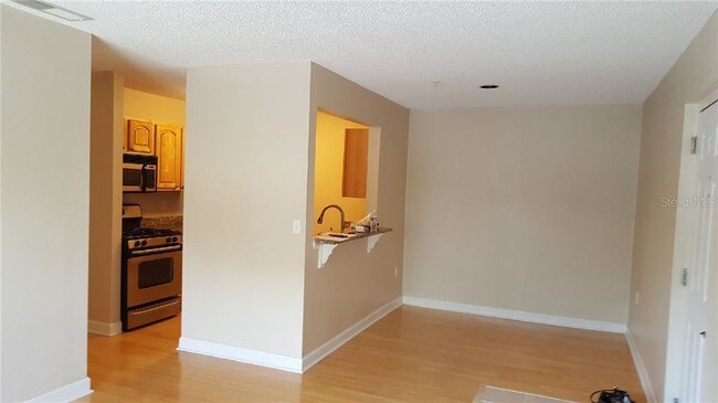 Building Photo - 2035 Dixie Belle Dr