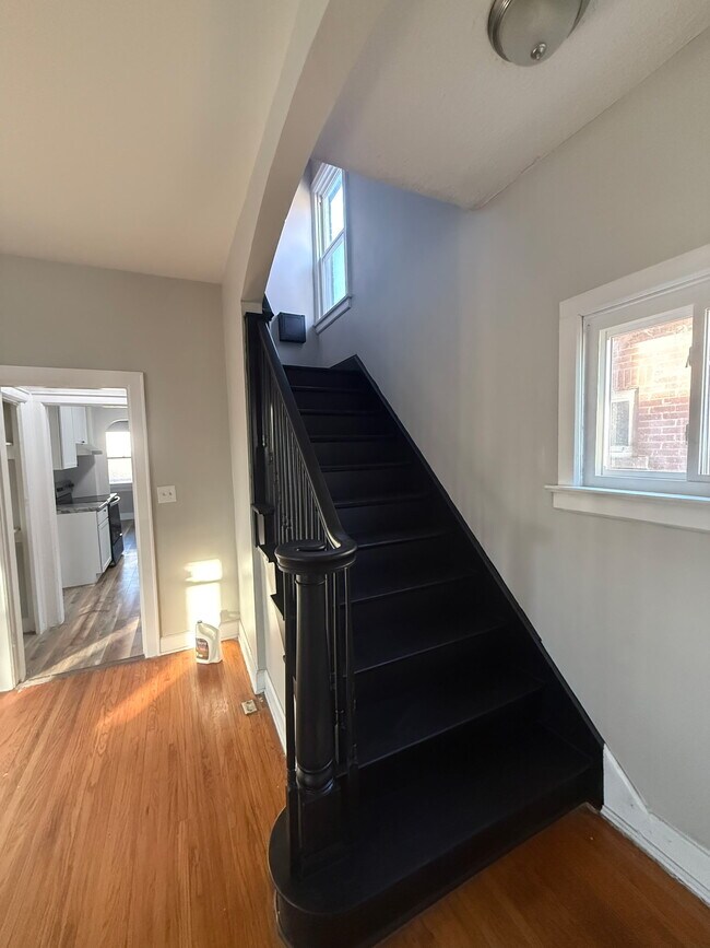 Foto del edificio - 533 Fairwood Ave