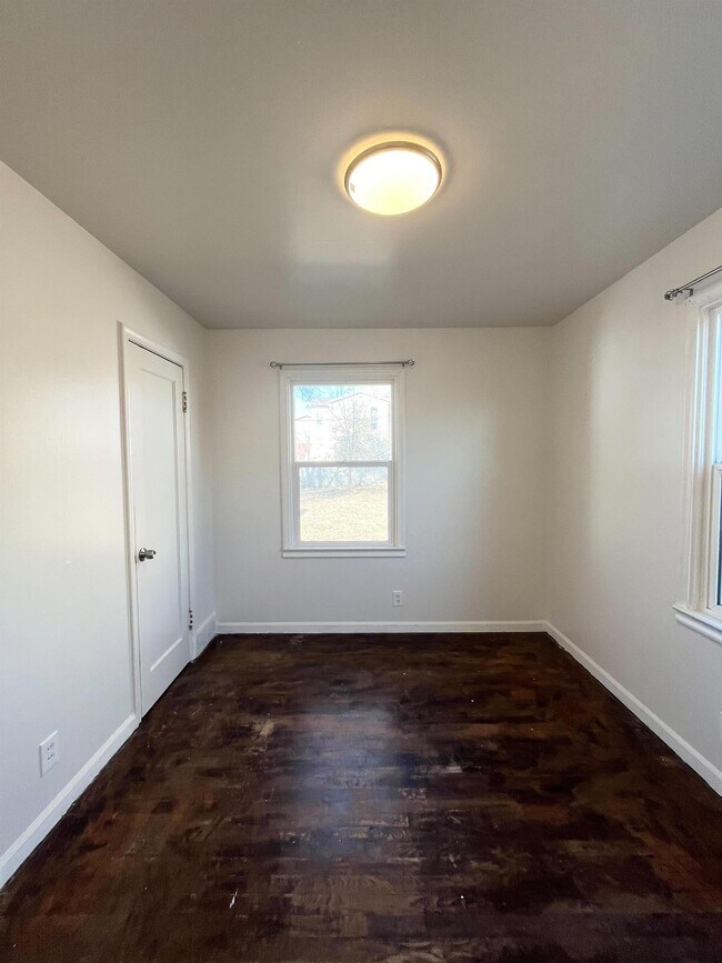 Building Photo - 146 Cornell Dr