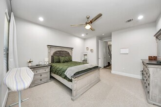 Building Photo - 9614 Riddlewood Ln