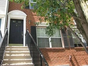 Building Photo - 63 Marrow St