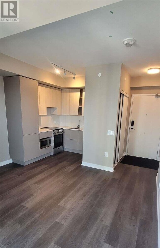 3900 Confederation Pkwy, Mississauga, ON L5B 0M3 House for Rent in