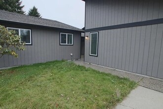 Building Photo - 290-292 65th Ct SW