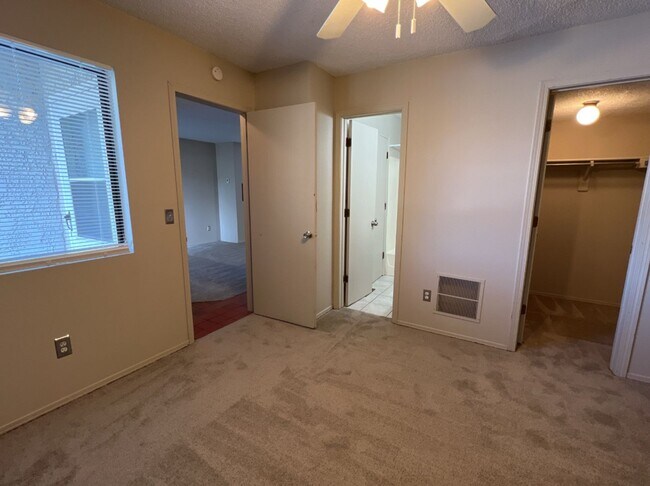 Foto del edificio - Prime Location! 1 bed 1 bath apartment near Sloan's Lake and Main Street Edgewater **Move-In Cred...