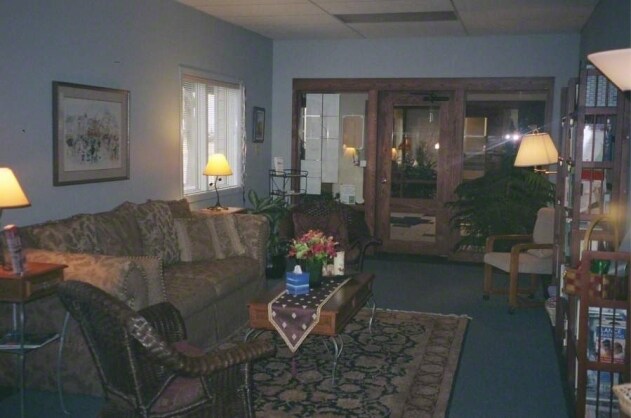 Lobby Photo - 1814-1820 W Lincoln St