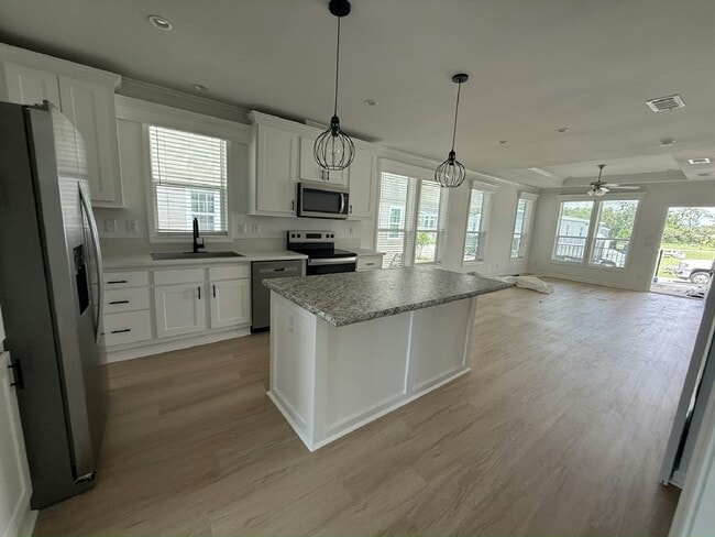 Building Photo - 3511 Campari Dr