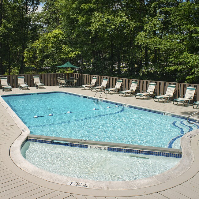 Crescent Village Apartments 100800 Walnut Dr Clifton Park, NY