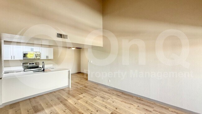 Foto del edificio - 2938 N 61st Pl