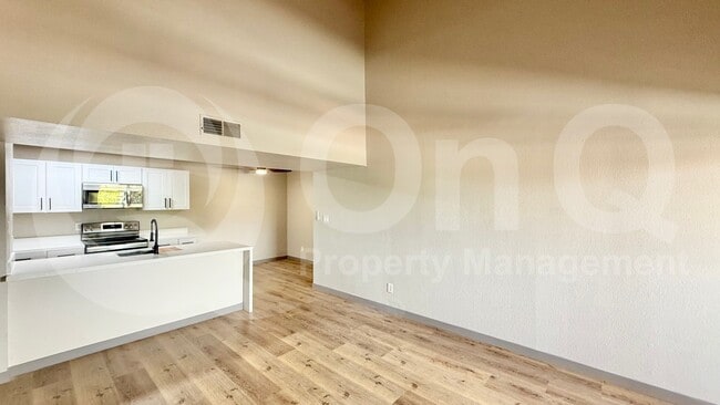 Building Photo - 2938 N 61st Pl