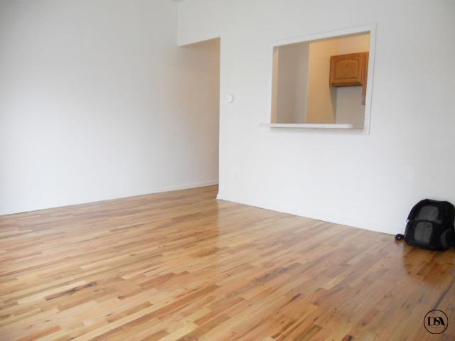 Foto del edificio - 2731 Broadway Ave