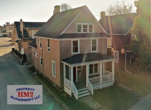 Building Photo - 517 S Water St