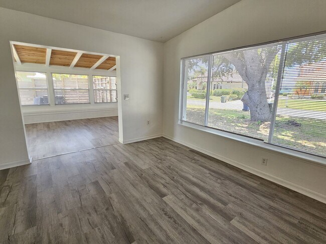 Foto del edificio - Annual Unfurnished 3 Bedroom 2 Bathroom Single Family Home in Osprey!