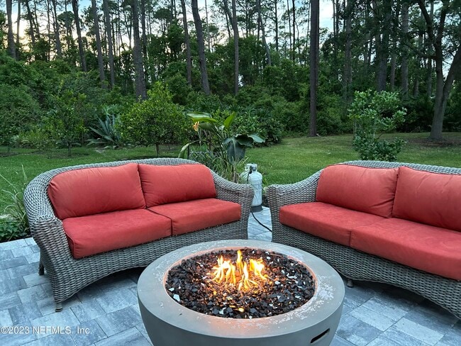 Foto del edificio - 937 Espinado Ave