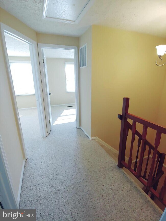 Building Photo - 4600 Brentleigh Ct