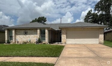 Building Photo - 22114 Pearl Lake Dr