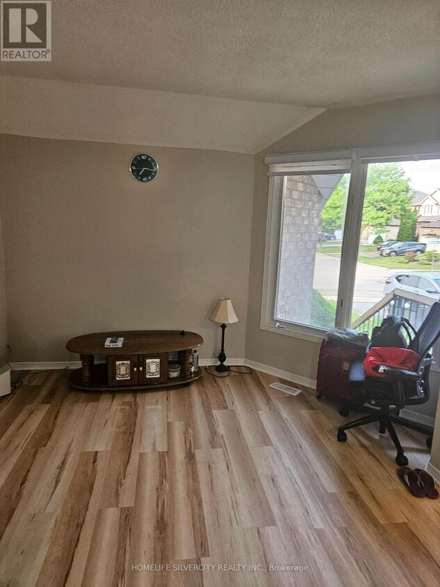 Photo du bâtiment - 81 Beaconsfield Ave