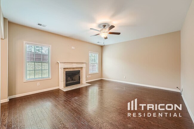 Foto del edificio - 328 Cliffhaven Cir