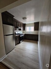 Building Photo - 2525 Pearsall Ave