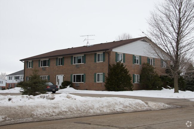 Building Photo - 2068 Lilly St