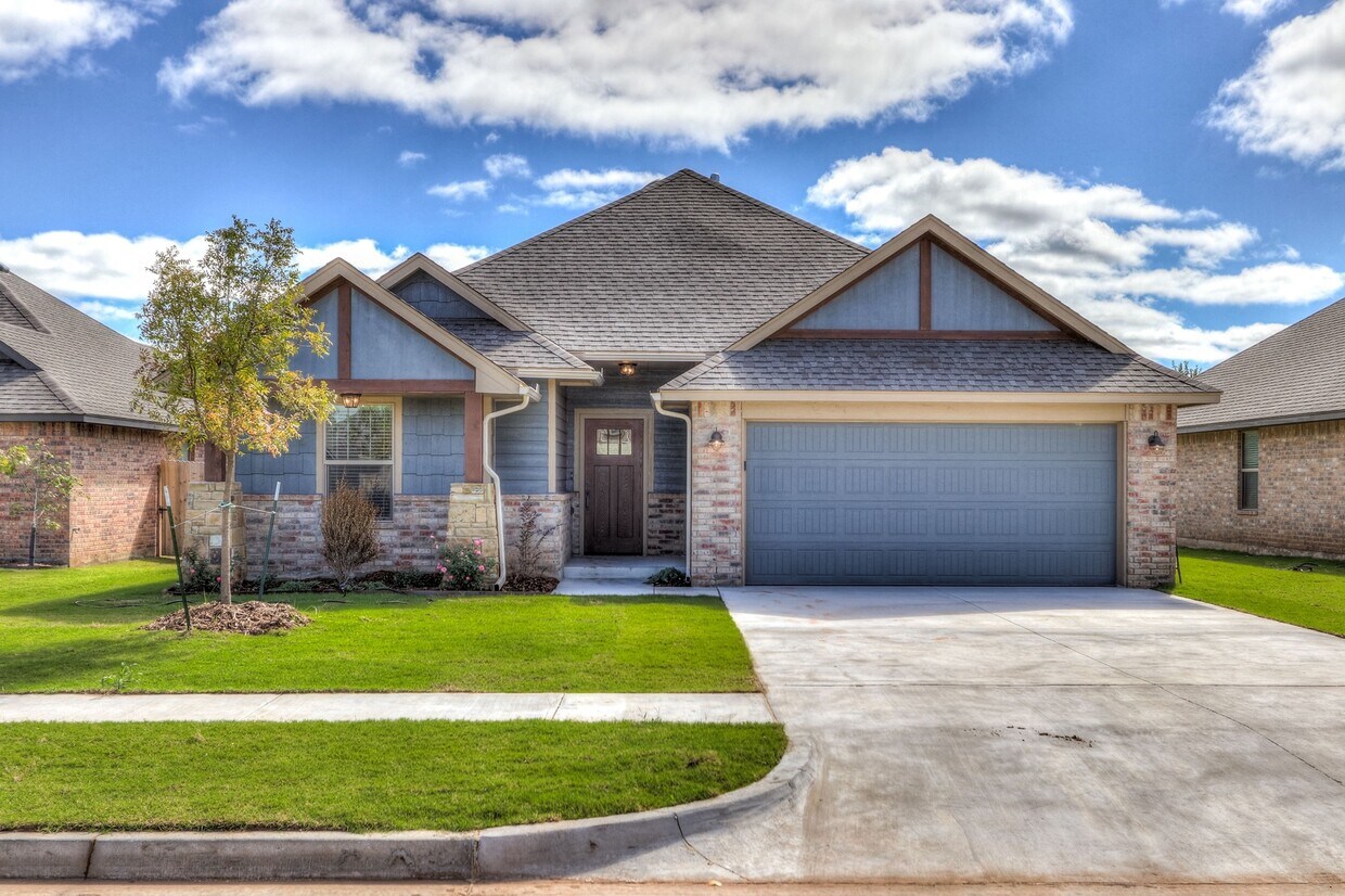 Primary Photo - NEWER HOME IN MUSTANG SCHOOL DISTRICT AVAI...