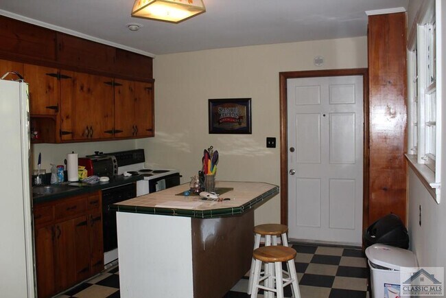 Building Photo - 523 Woodland Hills Dr