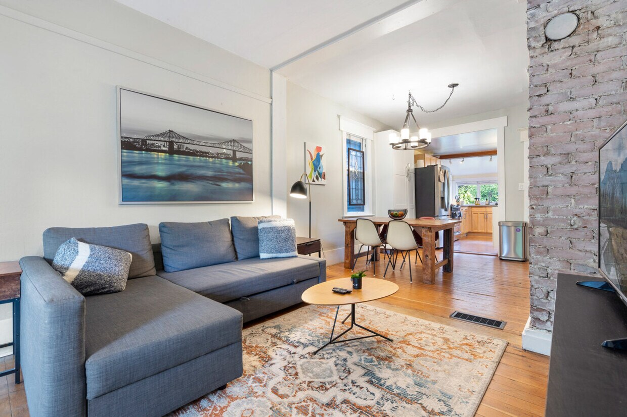 Photo principale - 1832 W 2nd Ave
