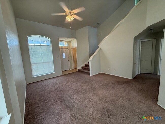 Building Photo - 1205 Saddle Dr