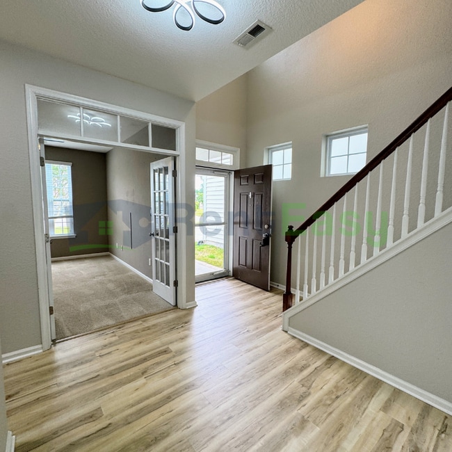 Building Photo - 1005 Silver Charm Cir