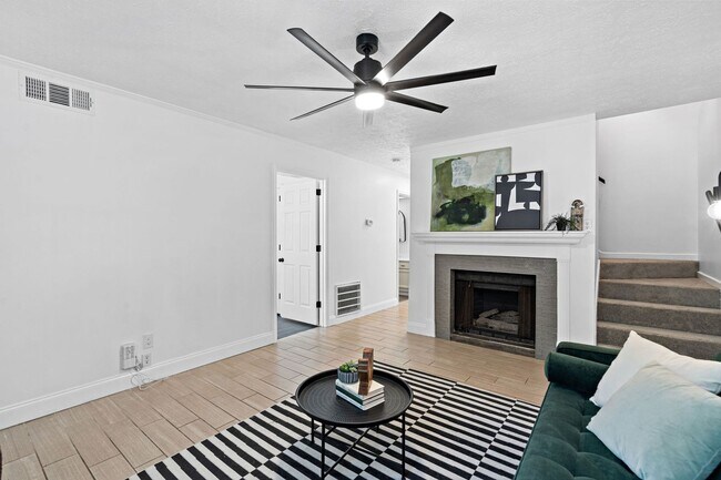 Foto del edificio - Fully renovated condo in Hendersonville