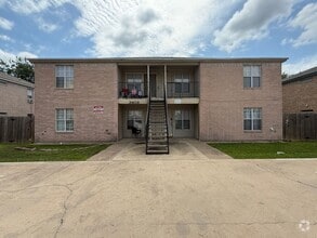Building Photo - 3408 Barcelona Dr