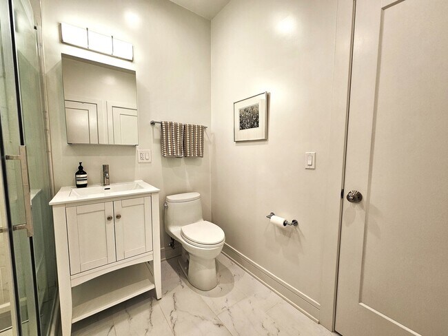 Foto del edificio - 951 W Armitage Ave