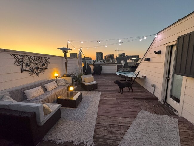 Photo - 2411 N Hall St Townhome