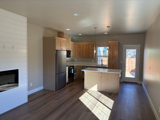 Building Photo - 63455 N Hwy 97