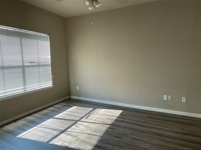 Building Photo - 1330 Old Spanish Trl