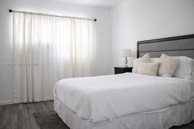 Foto del edificio - 6250 NW Miami Pl