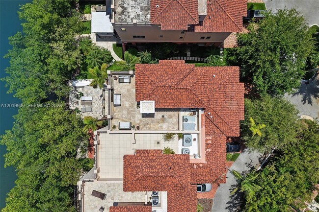 Building Photo - 6226 Paradise Point Dr