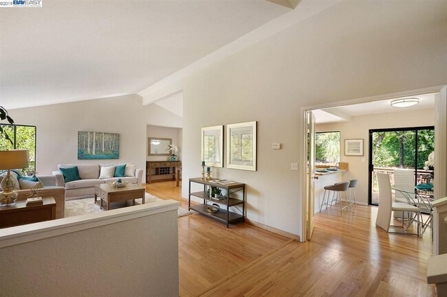Building Photo - 5977 Skyfarm Dr