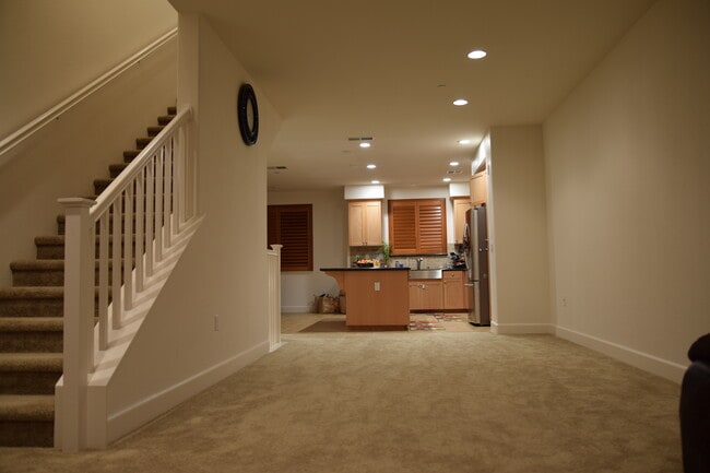 Building Photo - 5211 S Esprit Loop