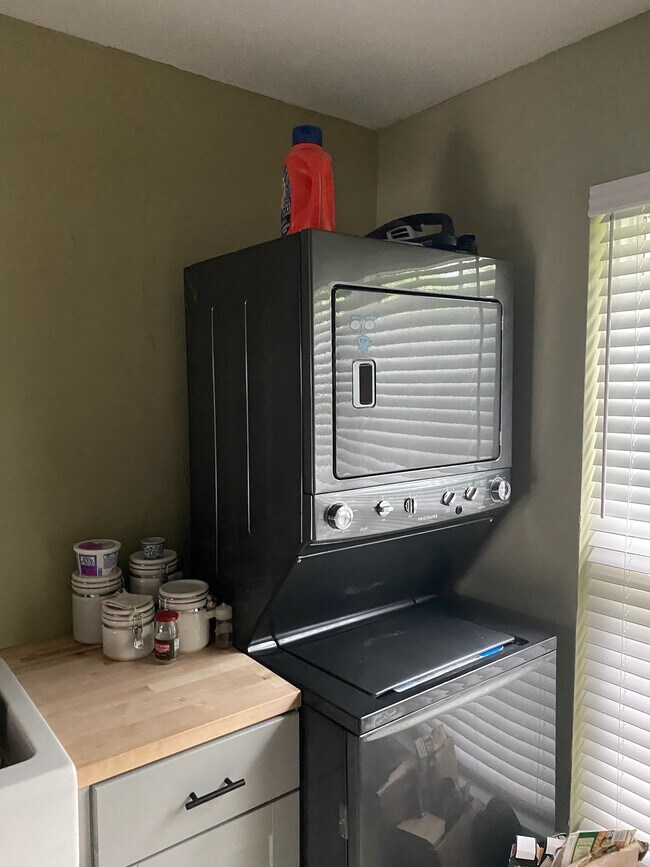 Cocina - 513 W Lookout Dr