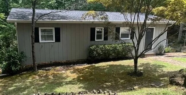 Building Photo - 3473 McKenzie Dr