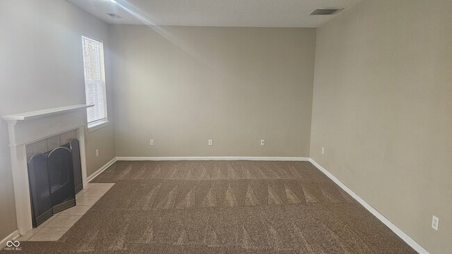 Building Photo - 15385 Dry Creek Rd