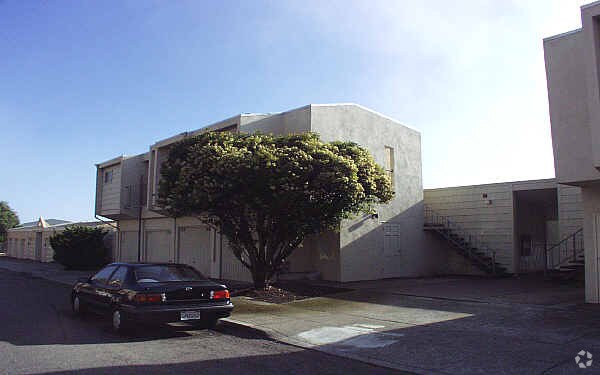 Primary Photo - 110 Gardenside Dr