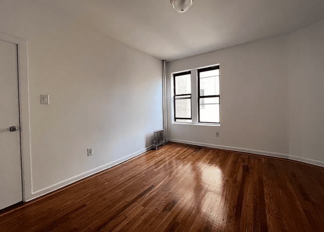 Building Photo - 305 Ocean Ave