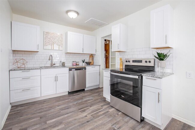 Foto del edificio - 4602 N Classen Blvd