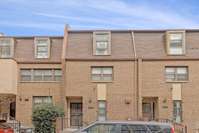 Foto del edificio - 1345 Riggs St NW