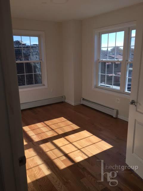 Foto del edificio - 443 Jerome St