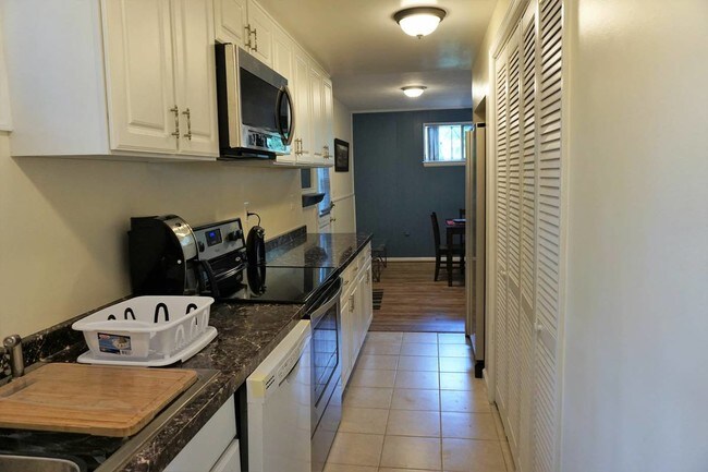 Building Photo - 929 Schindler Dr