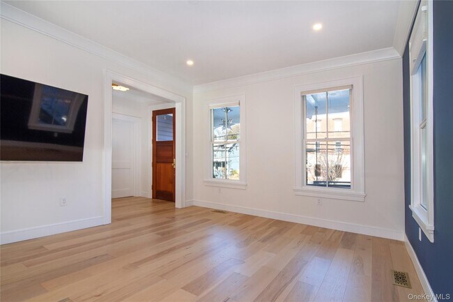 Foto del edificio - 126 Main St